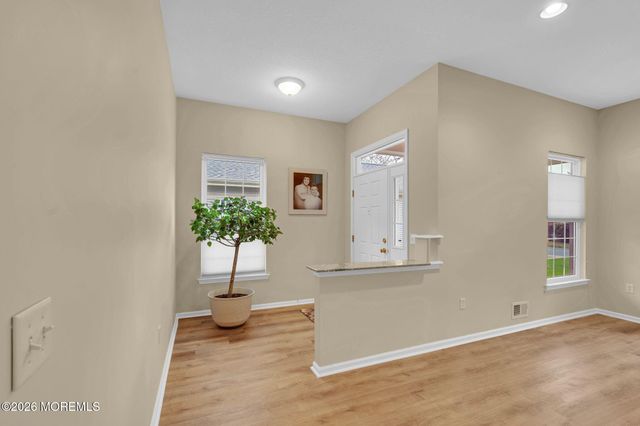 19 Goldenedge Way, Lakewood, NJ 08701