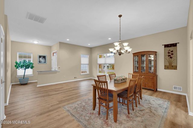 19 Goldenedge Way, Lakewood, NJ 08701