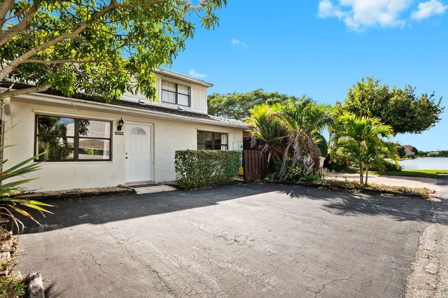 16379 Water Way, Delray Beach, FL 33484