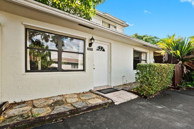 16379 Water Way, Delray Beach, FL 33484