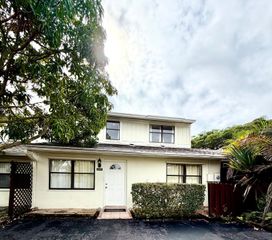 16379 Water Way, Delray Beach, FL 33484