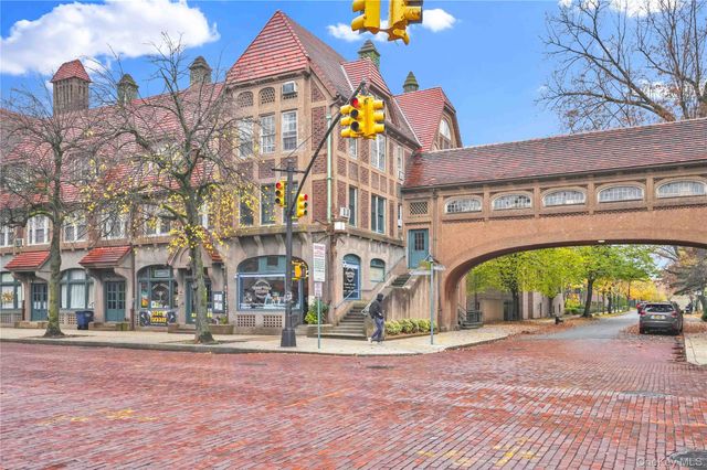 107-24 71 Road 2F, Forest Hills, NY 11375