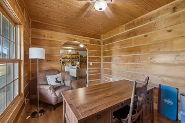 2118 Castelow Rd, Greenbrier, TN 37073