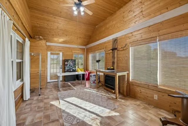 2118 Castelow Rd, Greenbrier, TN 37073