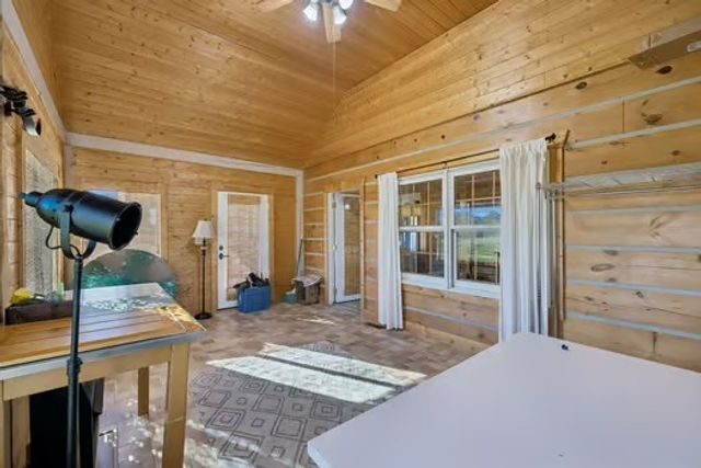 2118 Castelow Rd, Greenbrier, TN 37073