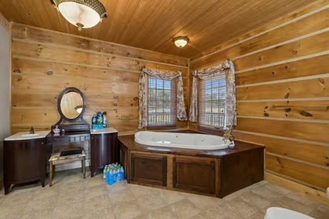 2118 Castelow Rd, Greenbrier, TN 37073