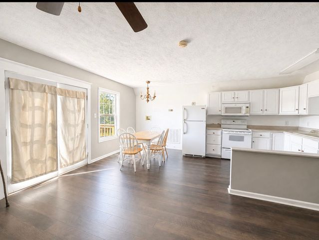 2118 Castelow Rd, Greenbrier, TN 37073