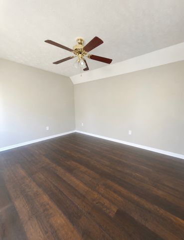 2118 Castelow Rd, Greenbrier, TN 37073