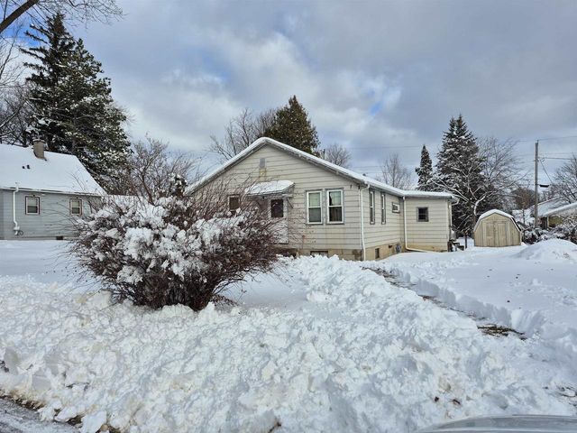 31 S Willard Avenue, Janesville, WI 53548