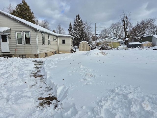31 S Willard Avenue, Janesville, WI 53548
