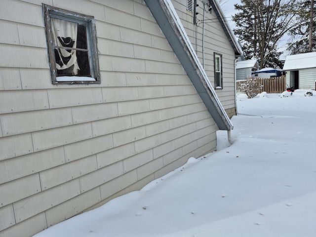 31 S Willard Avenue, Janesville, WI 53548