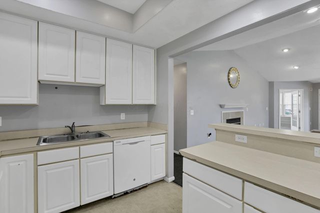 2272 Cove Landing, Grove City, OH 43123
