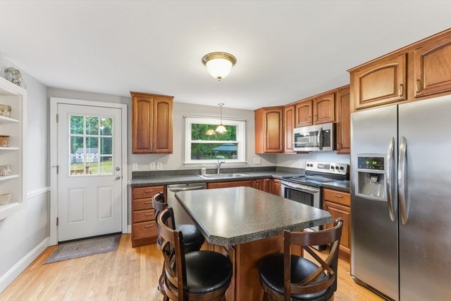 54 Churchill Road, West Springfield, MA 01089