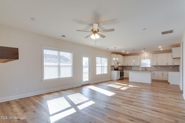 10319 March Meadows Way, Olive Branch, MS 38654