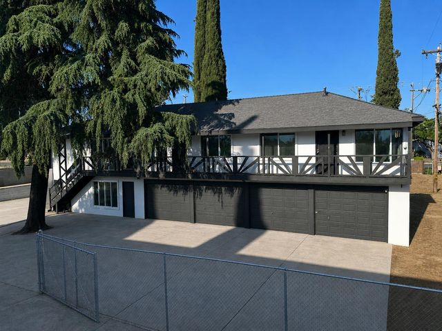 2026 E Hunter Avenue, Fresno, CA 93703