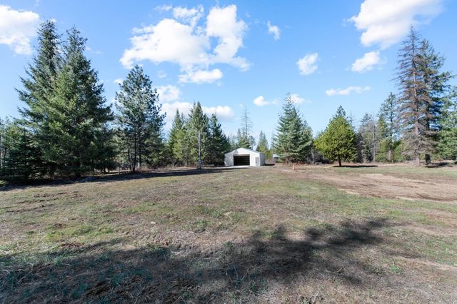 329571 Highway 2 Hwy, Newport, WA 99156