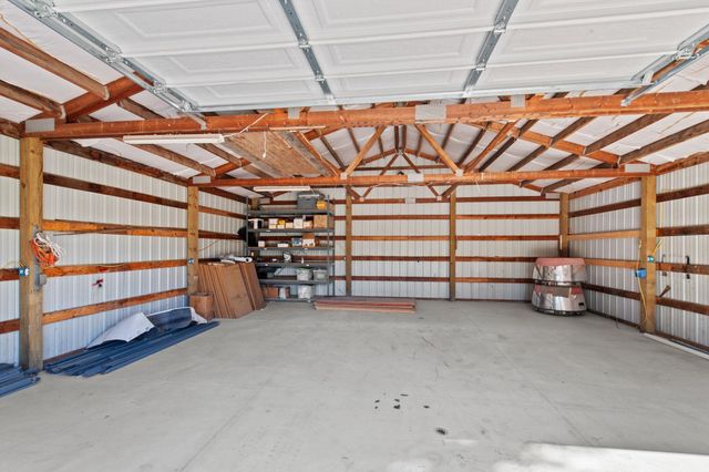 329571 Highway 2 Hwy, Newport, WA 99156