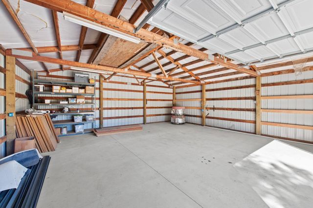 329571 Highway 2 Hwy, Newport, WA 99156