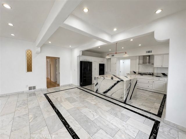 710 Adelaide Place, Santa Monica, CA 90402