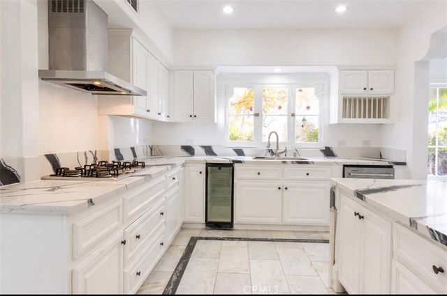 710 Adelaide Place, Santa Monica, CA 90402