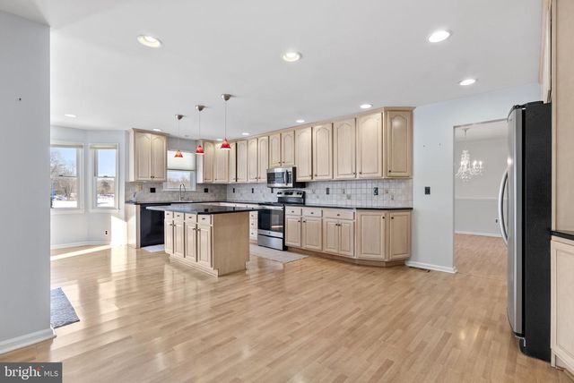 160 COUNTRY FARMS RD, Marlton, NJ 08053