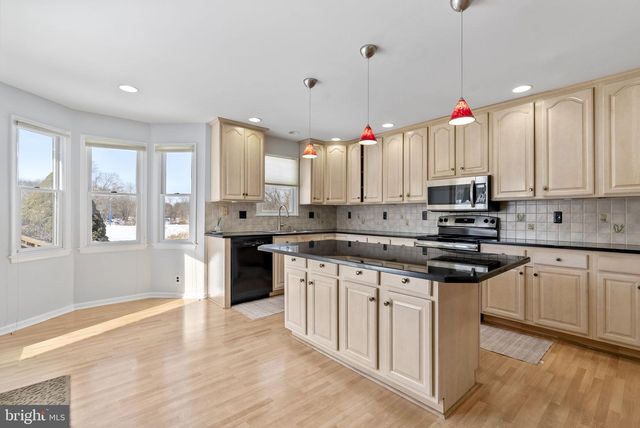 160 COUNTRY FARMS RD, Marlton, NJ 08053