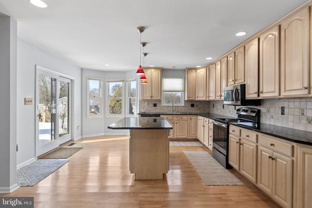 160 COUNTRY FARMS RD, Marlton, NJ 08053