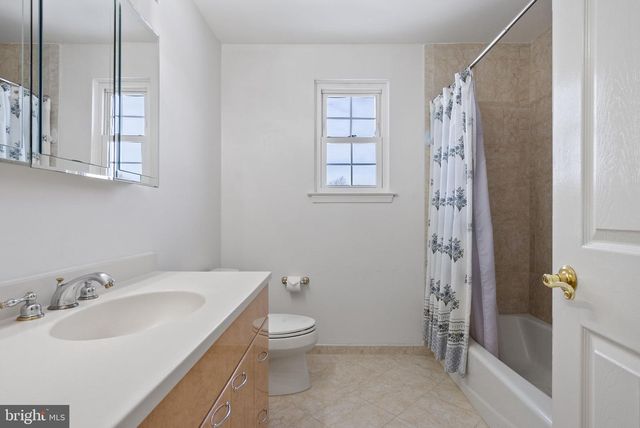 160 COUNTRY FARMS RD, Marlton, NJ 08053