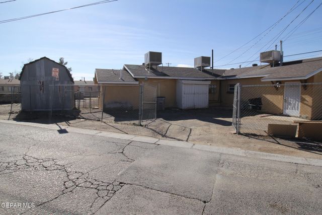 8903 OLD COUNTY Road A, El Paso, TX 79907