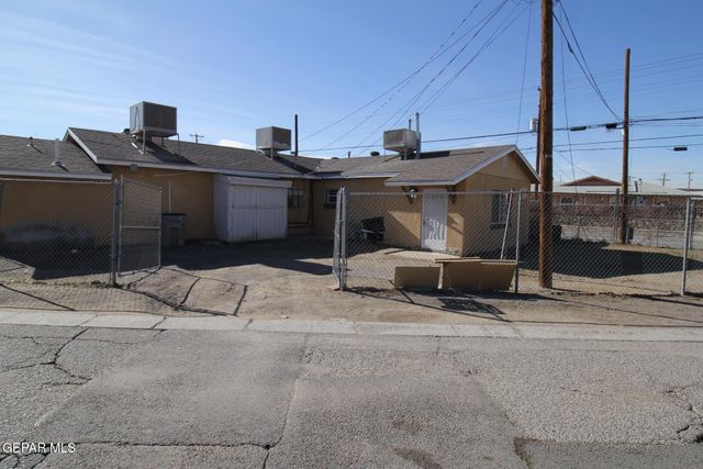 8903 OLD COUNTY Road A, El Paso, TX 79907