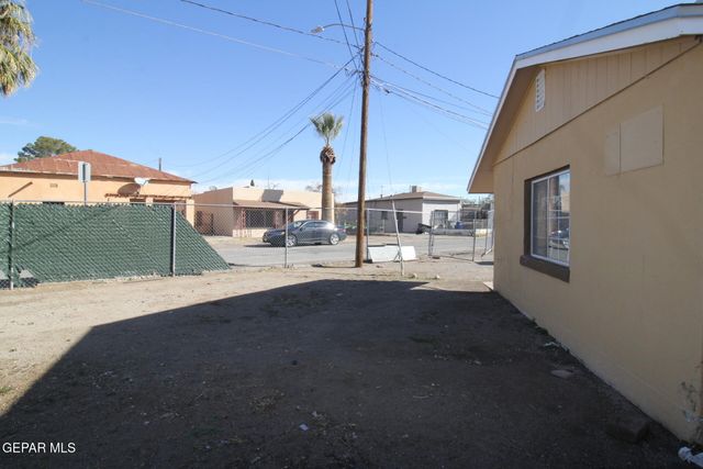 8903 OLD COUNTY Road A, El Paso, TX 79907