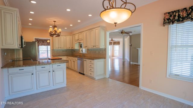304 Chuniloti Circle, Loudon, TN 37774