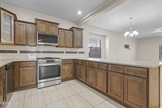 2009 WILLIAM CAPLES Street, El Paso, TX 79938