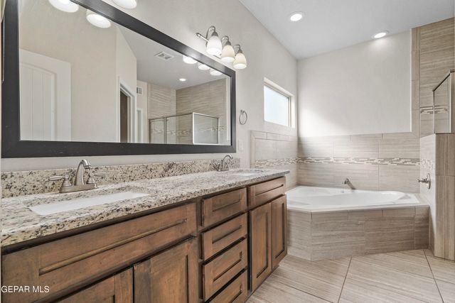2009 WILLIAM CAPLES Street, El Paso, TX 79938