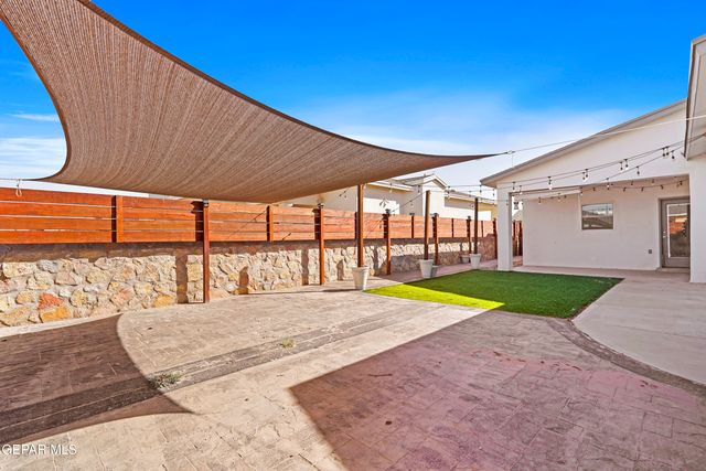 2009 WILLIAM CAPLES Street, El Paso, TX 79938
