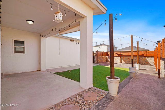2009 WILLIAM CAPLES Street, El Paso, TX 79938