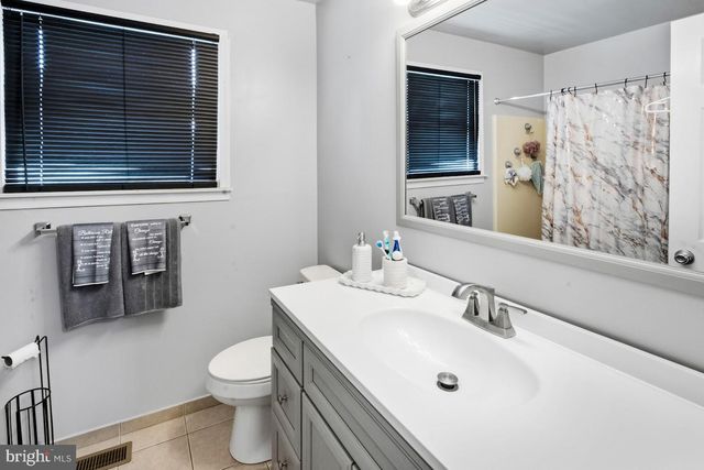 7 YORK CT, Sicklerville, NJ 08081