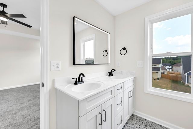 2667 Scott Dr, Clarksville, TN 37042
