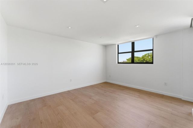 801 N Venetian Drive 308, Miami, FL 33139