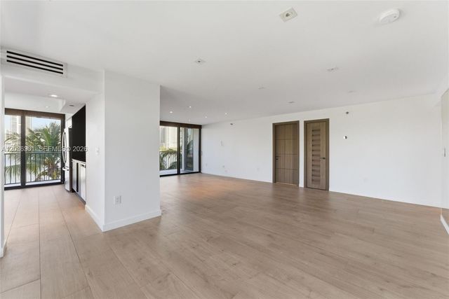 801 N Venetian Drive 308, Miami, FL 33139