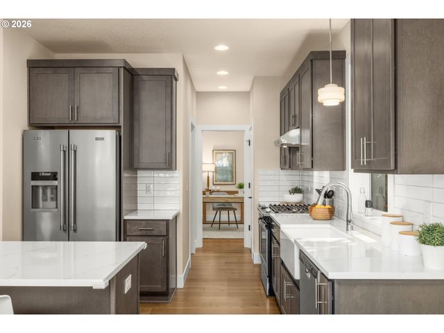 8275 Se 29TH Pl, Portland, OR 97202