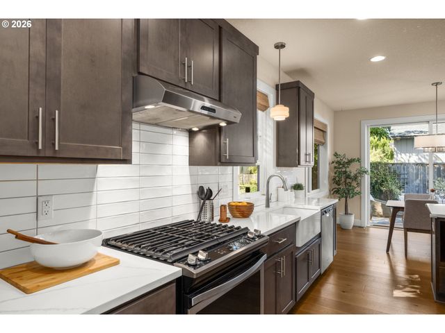 8275 Se 29TH Pl, Portland, OR 97202