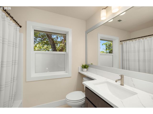 8275 Se 29TH Pl, Portland, OR 97202