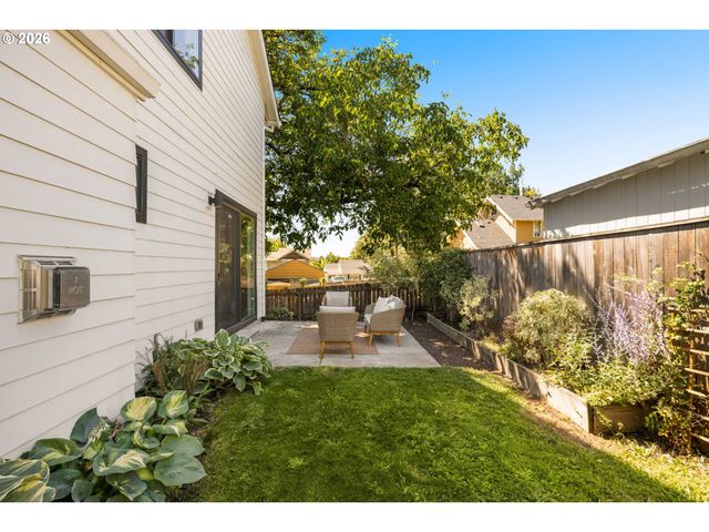 8275 Se 29TH Pl, Portland, OR 97202
