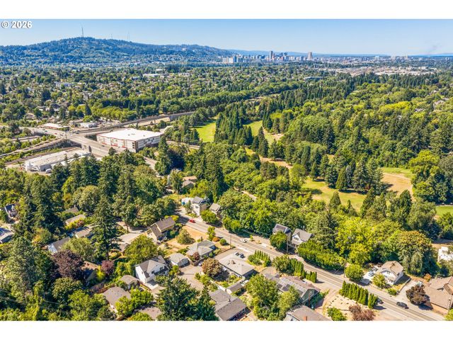 8275 Se 29TH Pl, Portland, OR 97202