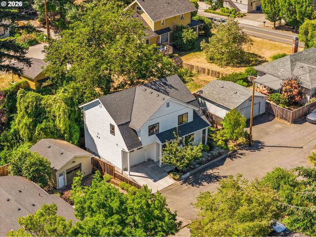 8275 Se 29TH Pl, Portland, OR 97202