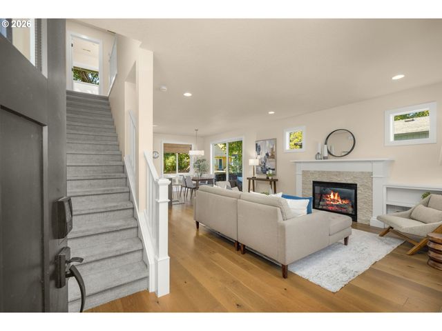 8275 Se 29TH Pl, Portland, OR 97202
