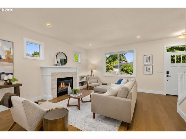 8275 Se 29TH Pl, Portland, OR 97202