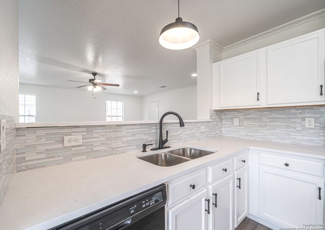 6748 Wayman Ridge, Live Oak, TX 78233