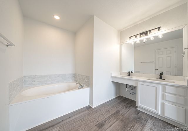 6748 Wayman Ridge, Live Oak, TX 78233
